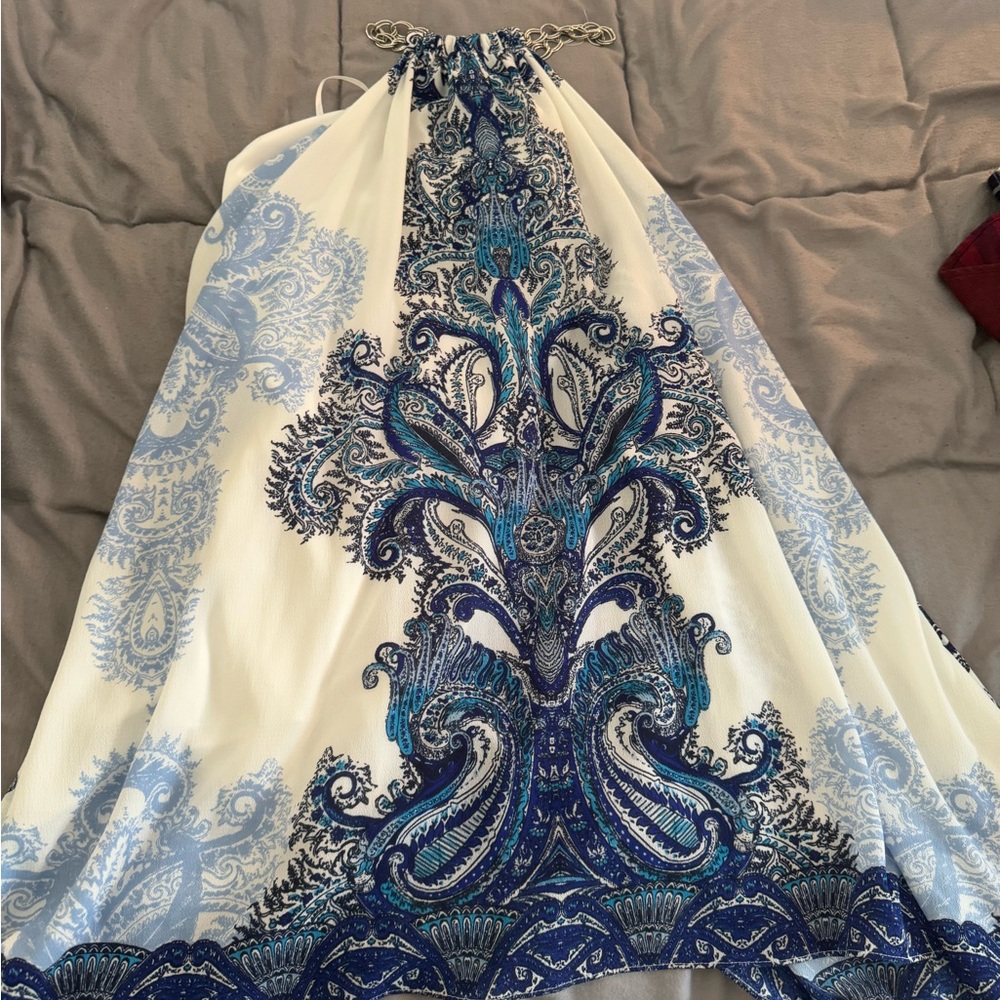 Cocktail dress with chainlink at top